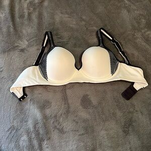 Madian Form White Underwire Sports Bra 36D